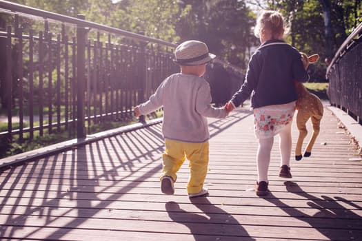 Strategies to Manage Sibling Jealousy and Conflict, Peace at Home, Siblings, Parenting Tips, how to handle sibling jealousy, how to deal with jealousy in siblings